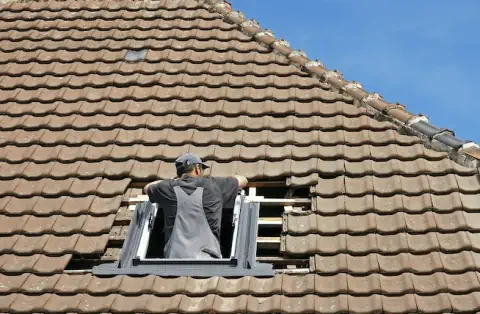 Pose de velux - Montel-de-Gelat